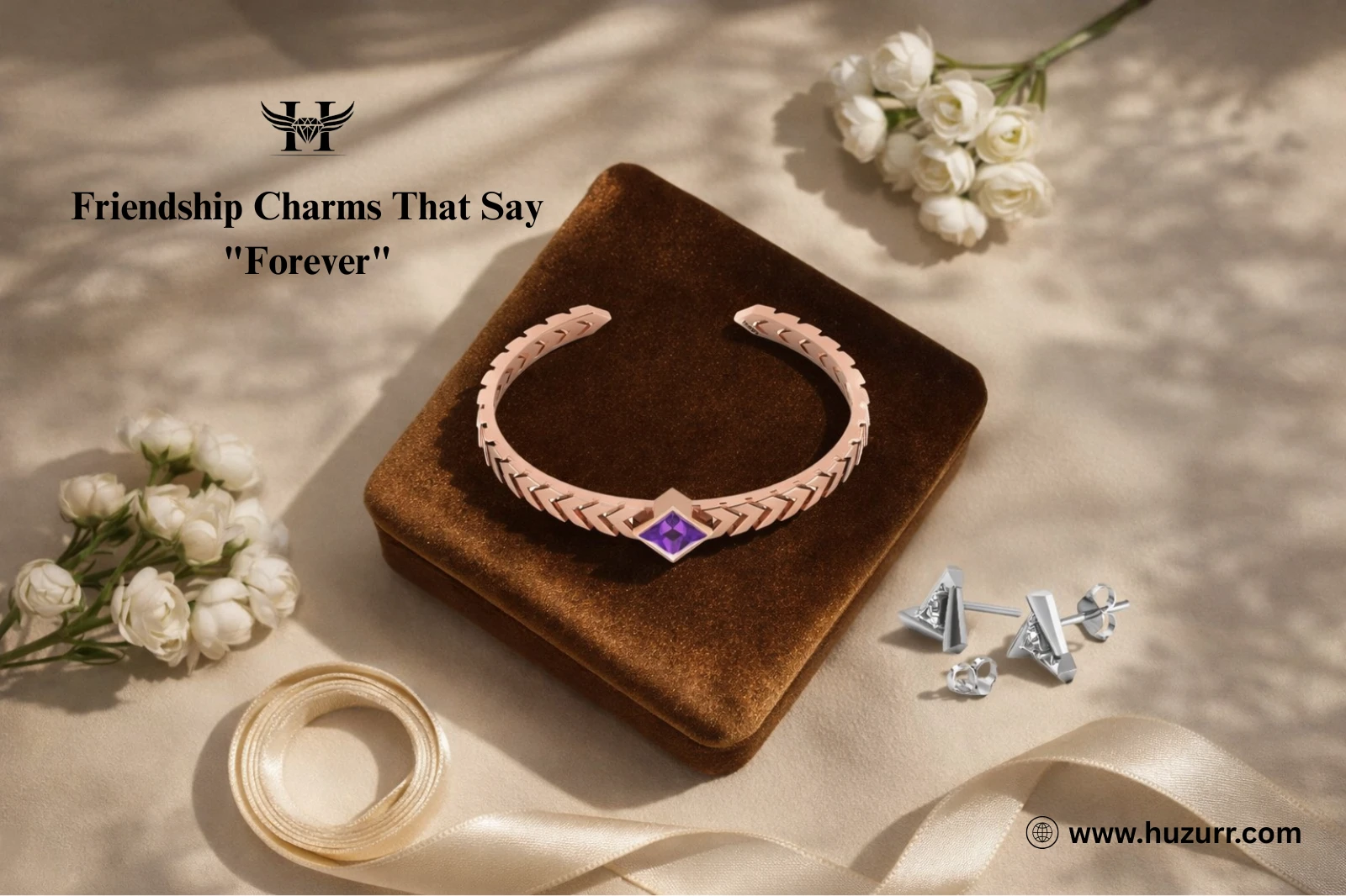 10 Trendy Friendship Charms That Say "Forever"