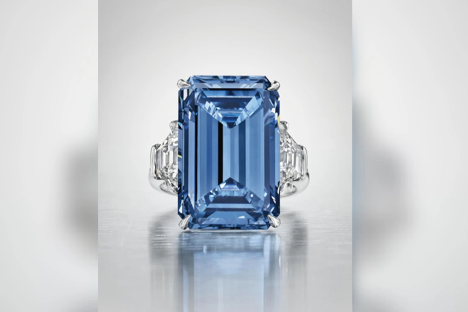 blue-diamond-ring
