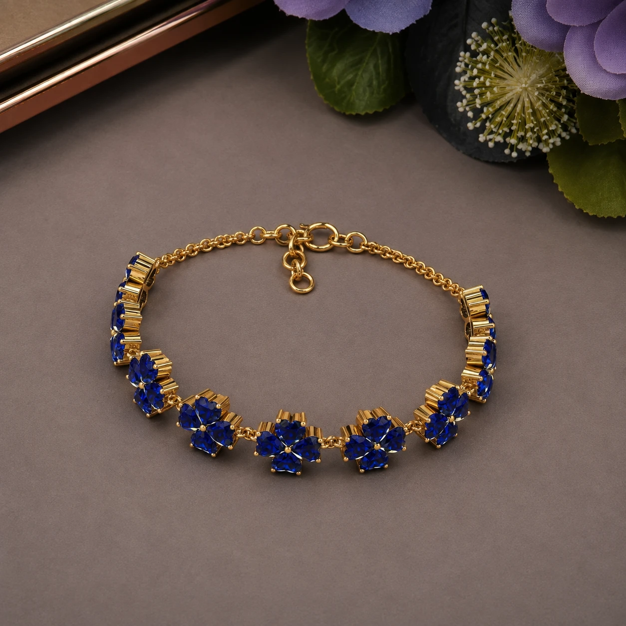 clover-leaf-style-bracelet