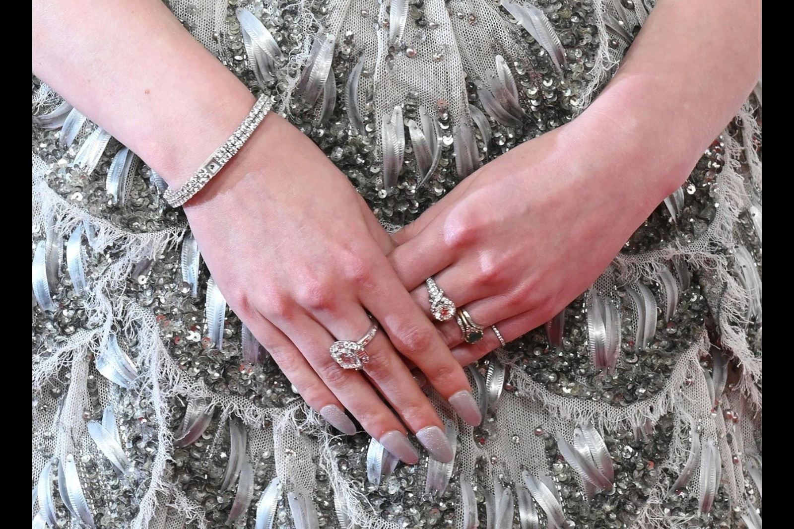 first-look-at-anya-wedding-ring