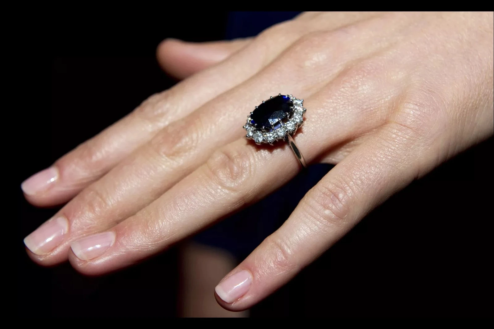 kate-engagement-ring