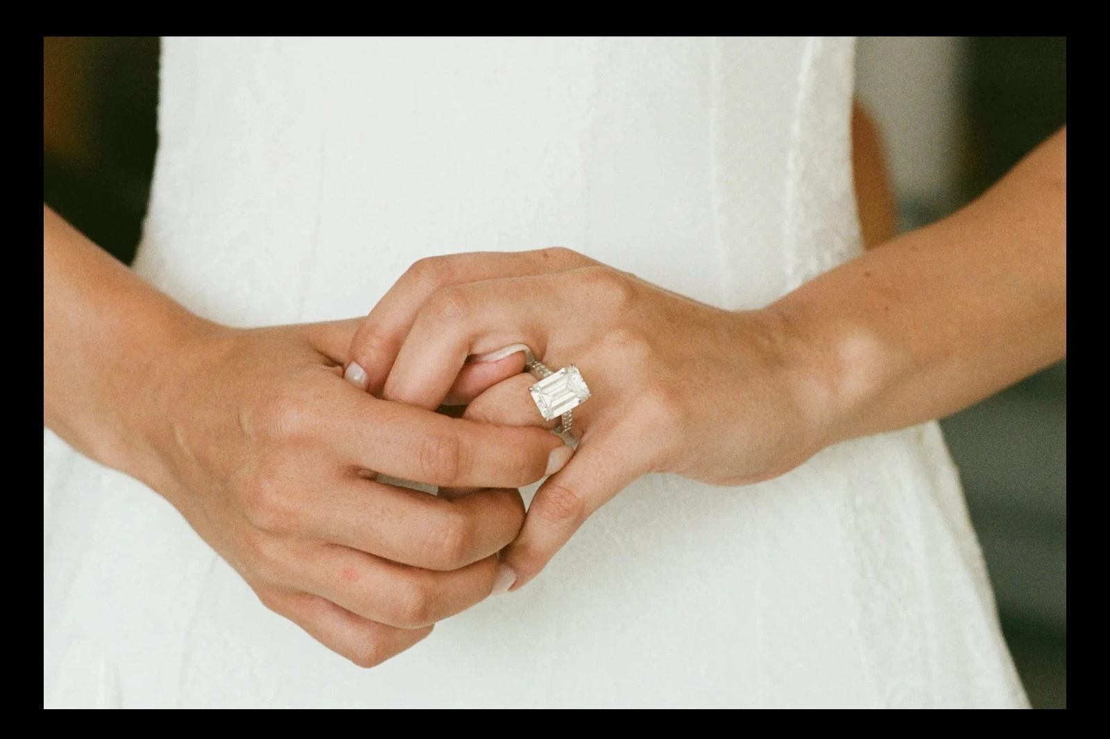 lola-stunning-wedding-ring