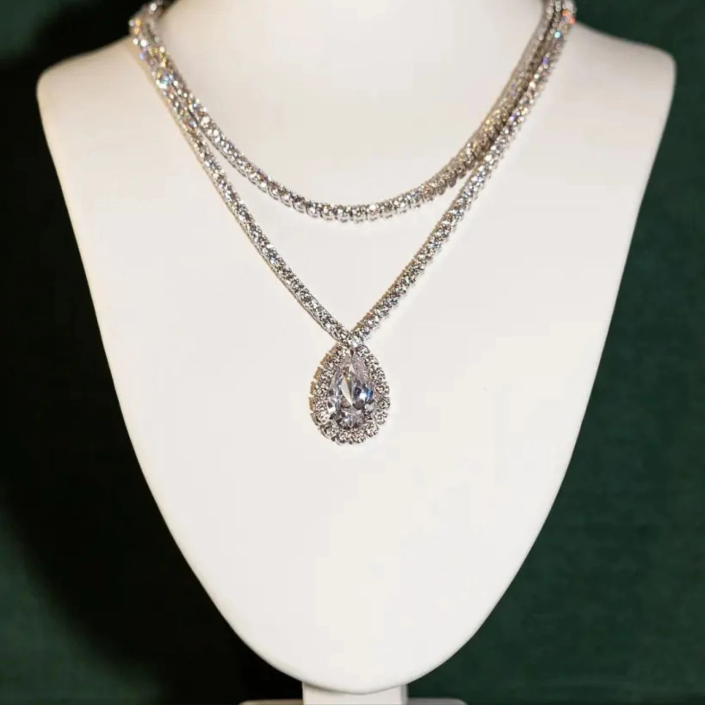 Selena Gomez's 20 Carat Diamond Necklace