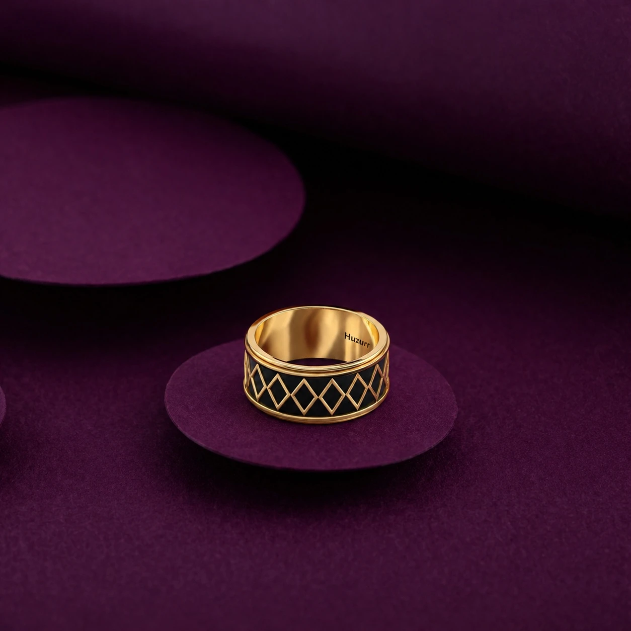 Zigzag-Design Gold Filled Black Enamel Spinner Band Ring