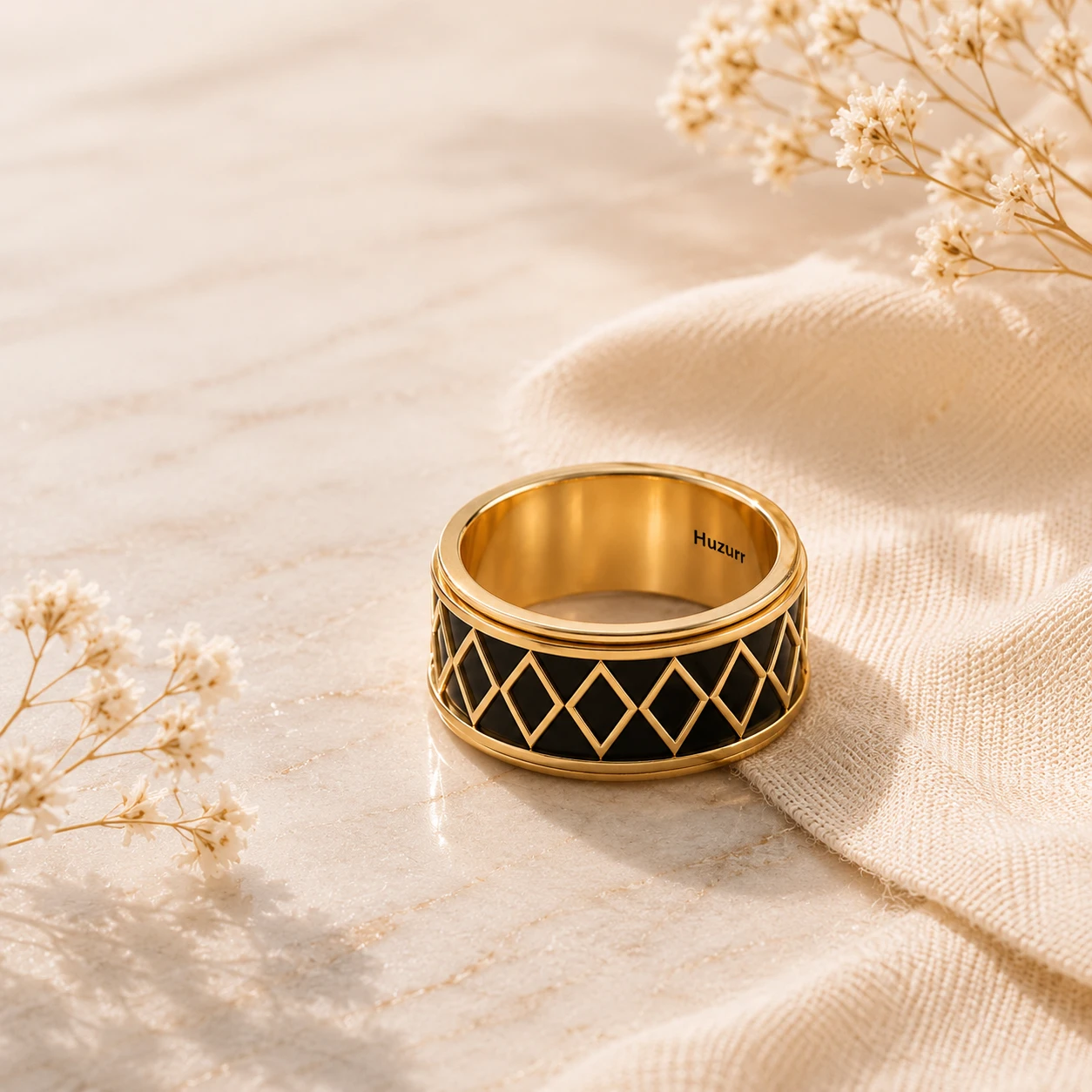 Zigzag-Design Gold Filled Black Enamel Spinner Band Ring